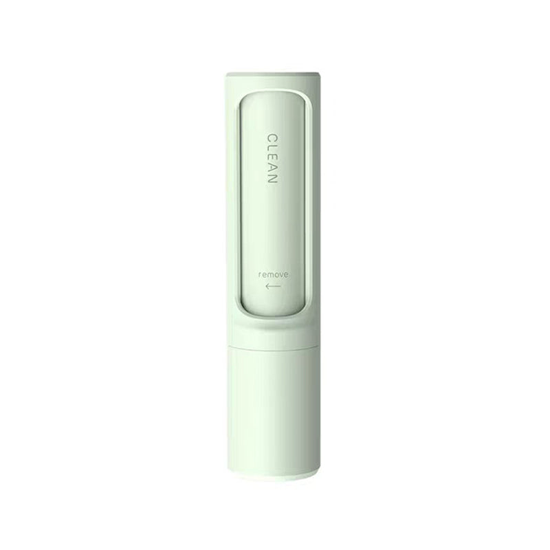 Ergonomic handle design of the FurryFable pet hair remover for comfortable grip