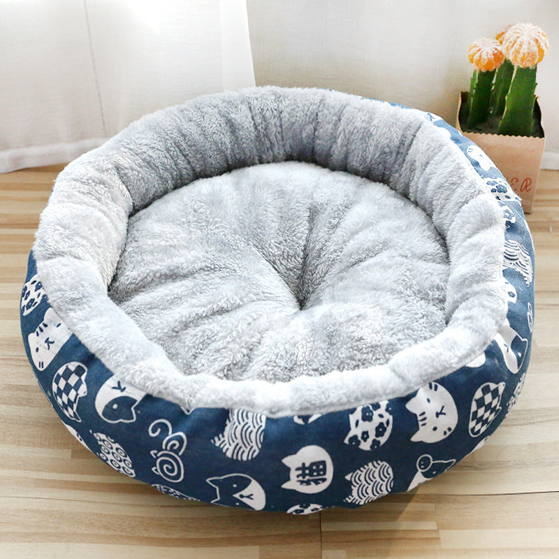 Close-up of the soft arctic fleece material of FurryFable pet bed