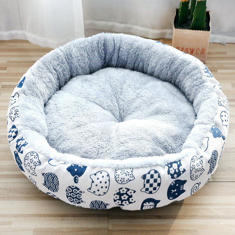 FurryFable brand logo detail on a premium round pet bed